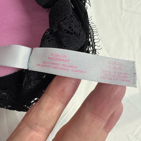 PINK Victoria's Secret Black Lace Bra - Picture 8 of 8
